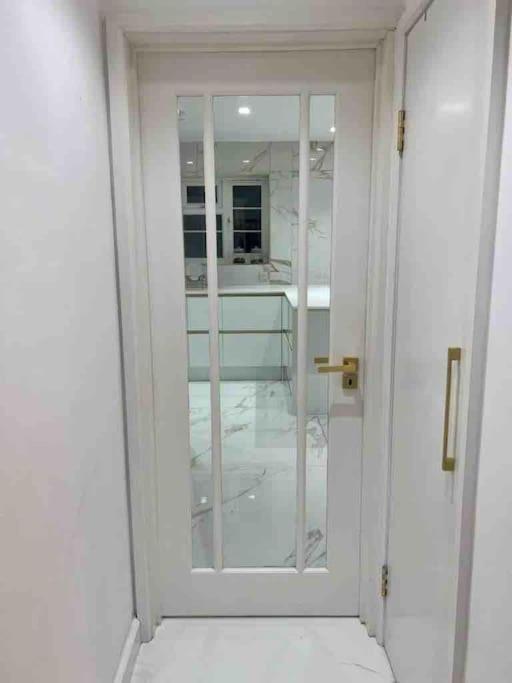 Premium Private Apartment Minutes To Central Londyn Zewnętrze zdjęcie